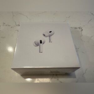 Apple AirPods Pro (2nd generation) with MagSafe Case (USB-C) - White